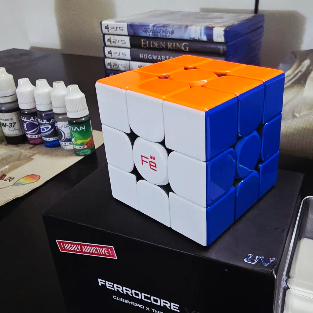 Taz's MoYu WeiLong Ferrocore V2 3x3 UV - Stickerless